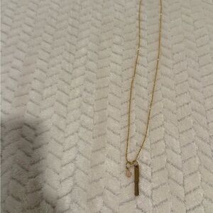 Chic Gold Necklace with Pendant